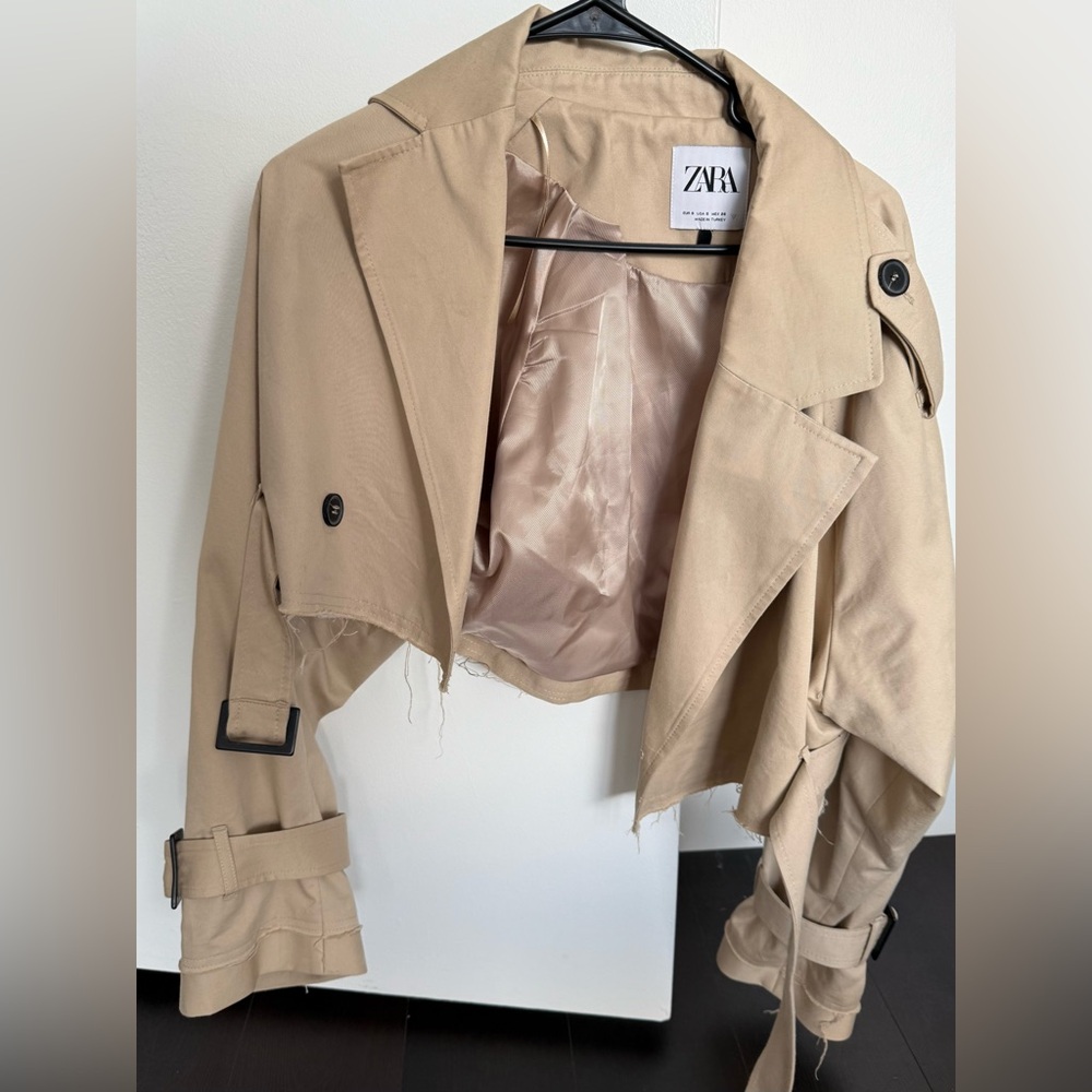 Zara Women's Beige Cropped Trench Coat - Oversized - Picture 2 of 4